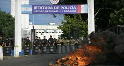 Argentinien: Polizeibeamte protestieren für höhere Gehälter