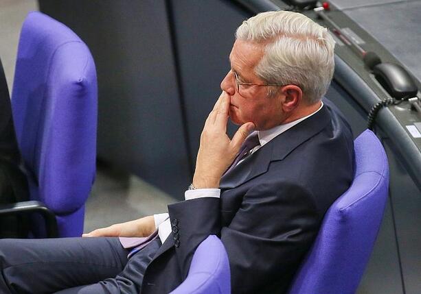 Bild vergr&ouml;&szlig;ern: Röttgen will mehr europäische Verteidigungs- und Wirtschaftskraft