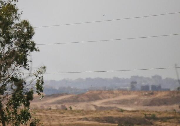 Bild vergr&ouml;&szlig;ern: Klöckner besucht gelbe Zone des Gazastreifens - Kritik von Grünen