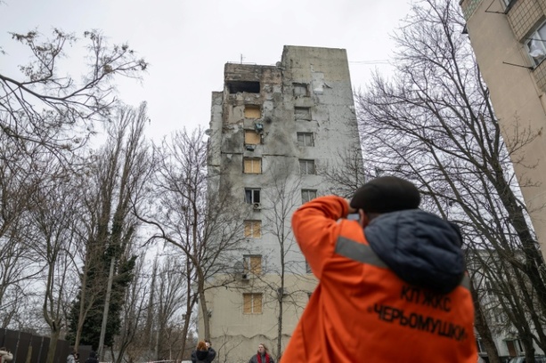 Bild vergr&ouml;&szlig;ern: Zwei Tote nach russischen Angriffen auf die Ukraine - Tausende Haushalte ohne Strom