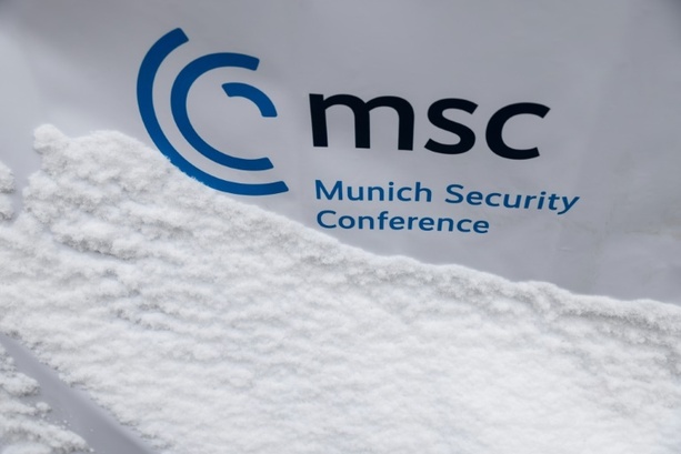 Bild vergr&ouml;&szlig;ern: Merz hält zum Auftakt der Münchner Sicherheitskonferenz Rede zur Außenpolitik