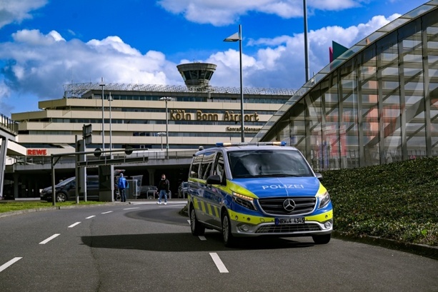 Bild vergr&ouml;&szlig;ern: Betrieb an Flughafen Köln/Bonn wegen Sicherheitsvorfalls zeitweise gestört