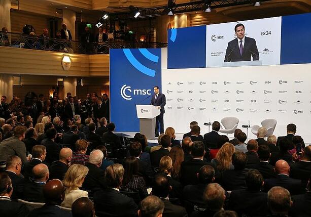 Bild vergr&ouml;&szlig;ern: Dobrindt sieht nach Rubio-Rede weiter anspruchsvolle Phase