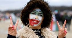 Rund 200.000 Menschen demonstrieren in München gegen iranische Regierung