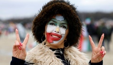 Rund 200.000 Menschen demonstrieren in München gegen iranische Regierung