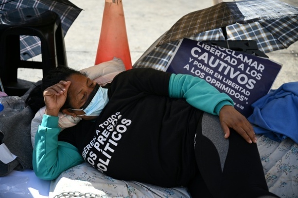 Bild vergr&ouml;&szlig;ern: Angehörige von politischen Gefangenen in Venezuela treten in den Hungerstreik