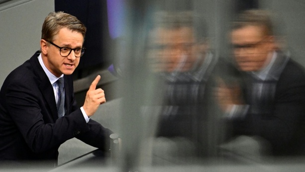 Bild vergr&ouml;&szlig;ern: Forderungen Linnemanns nach Steuersenkung für Gutverdiener stoßen auf Kritik