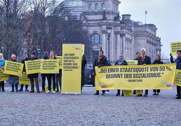 Bild vergr&ouml;&szlig;ern: 15, 25, 35 und 42 Prozent - FDP legt neues Steuerkonzept vor