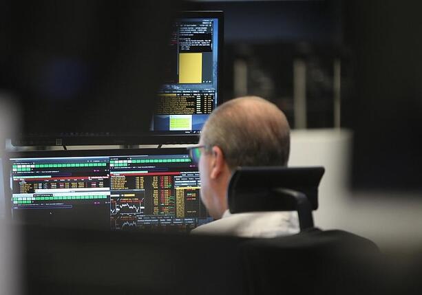 Bild vergr&ouml;&szlig;ern: Dax am Mittag weiter kaum verändert - keine Impulse durch ZEW-Index