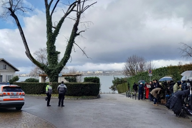 Bild vergr&ouml;&szlig;ern: Drohgebärden zur zweiten Runde der Atomgespräche zwischen USA und Iran in Genf