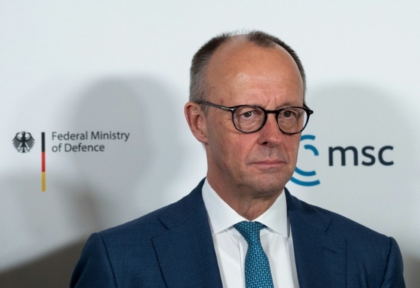 Bild vergr&ouml;&szlig;ern: Bundeskanzler Merz befürwortet Social-Media-Verbot für Minderjährige