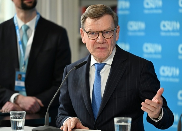 Bild vergr&ouml;&szlig;ern: Kritische Debatte: Wadephul räumt Differenzen mit Frankreich ein