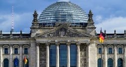 Nach Gefahrstoff-Verdacht im Reichstagsgebäude: Feuerwehr gibt Entwarnung