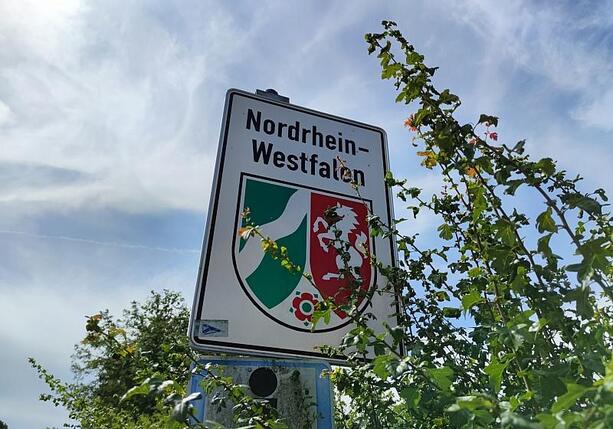 Bild vergr&ouml;&szlig;ern: NRW hält bei Beamtenbesoldung an fiktivem Partnereinkommen fest