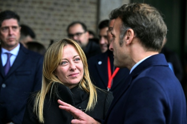 Bild vergr&ouml;&szlig;ern: Tod eines Ultrarechten: Macron kritisiert Einmischung Melonis