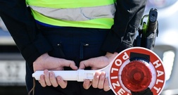 Schleswig-Holstein: Angetrunkener Zwölfjähriger baut Unfall bei Spritztour mit Auto