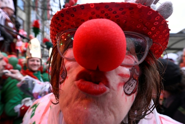 Bild vergr&ouml;&szlig;ern: Karnevalsmaus auf Platz eins der Charts - Partysongs stark wie lange nicht