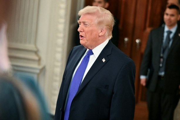 Bild vergr&ouml;&szlig;ern: Schwere Niederlage für Trump: Oberstes US-Gericht kippt Großteil seiner Zölle