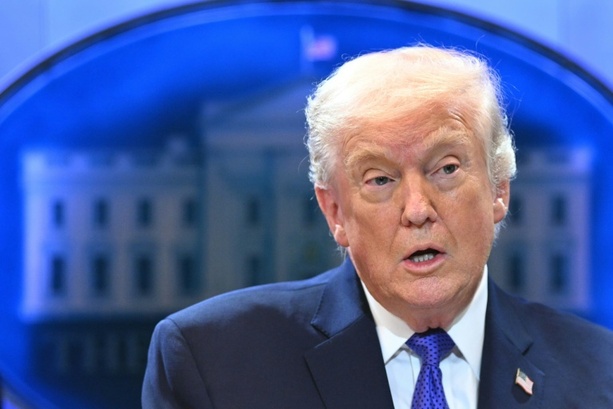 Bild vergr&ouml;&szlig;ern: Nach Niederlage vor Supreme Court: Trump verhängt zehnprozentigen weltweiten Sonderzoll