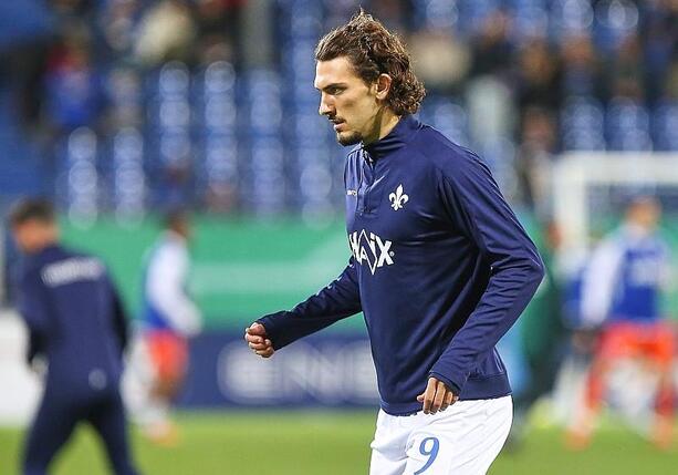 Bild vergr&ouml;&szlig;ern: 2. Bundesliga: Darmstadt und Elversberg legen an Tabellenspitze vor