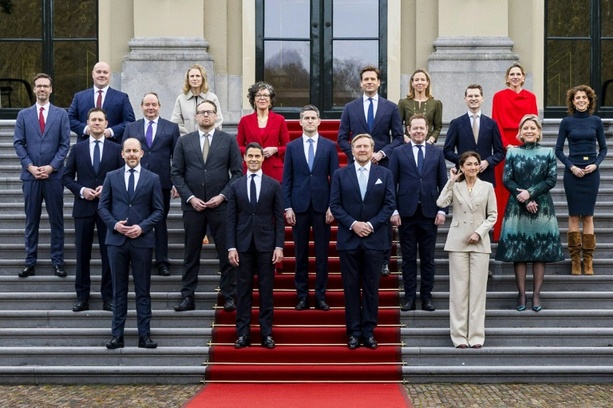 Bild vergr&ouml;&szlig;ern: Neue niederländische Regierung unter Wahlsieger Rob Jetten vereidigt