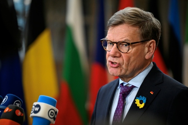 Bild vergr&ouml;&szlig;ern: Vor Jahrestag des Ukraine-Kriegs: Ungarns Sanktions-Blockade sorgt für Unmut