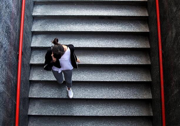 Bild vergr&ouml;&szlig;ern: Deutsche Telekom baut KI-Assistenten in Telefonate ein