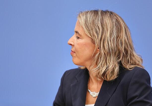 Bild vergr&ouml;&szlig;ern: Ex-Wirtschaftsweiser Feld verteidigt Malmendier