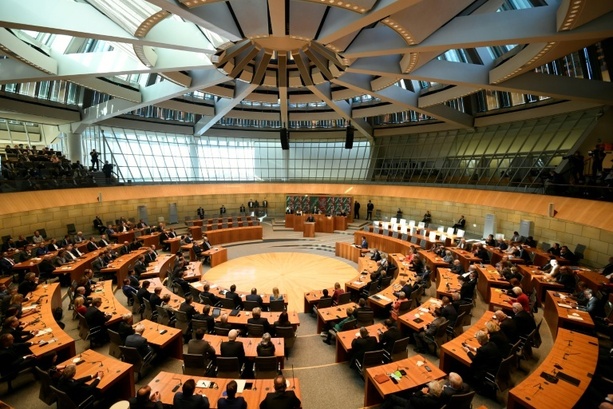 Bild vergr&ouml;&szlig;ern: Nordrhein-Westfalen wählt am 25. April 2027 neuen Landtag