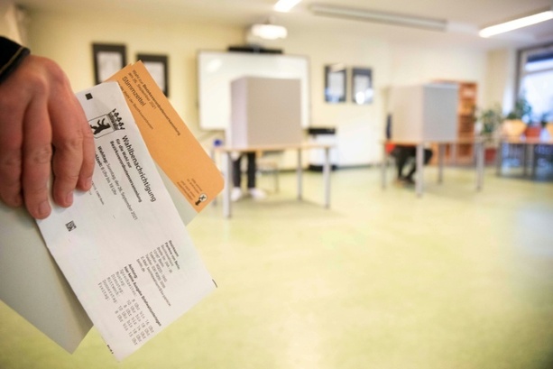 Bild vergr&ouml;&szlig;ern: Umfrage zu Abgeordnetenhauswahl in Berlin: AfD hinter CDU auf zweitem Platz