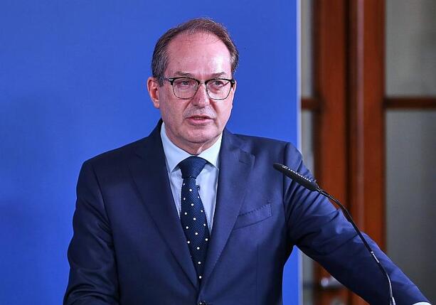 Bild vergr&ouml;&szlig;ern: Dobrindt will sich auf Hauptsacheverfahren gegen AfD konzentrieren