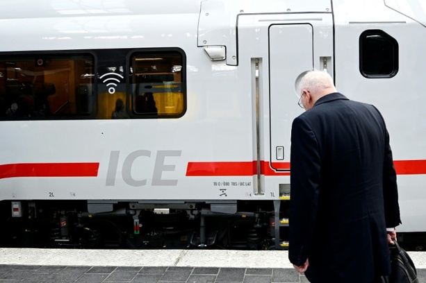 Bild vergr&ouml;&szlig;ern: Tarifeinigung bei Bahn und GDL: Fünf Prozent mehr Lohn über zwei Jahre
