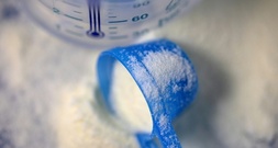 Babymilch-Skandal: Baby in Frankreich positiv auf Giftstoff Cereulid getestet