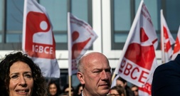 BASF-Angestellte in Berlin demonstrieren gegen Verlagerung von Arbeitsplätzen