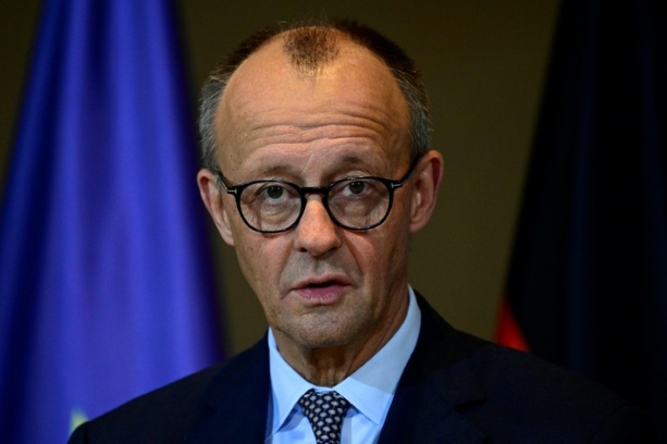 Bild vergr&ouml;&szlig;ern: Bundesregierung nach Iran-Eskalation im Krisenmodus - Merz mahnt Verhandlungen an