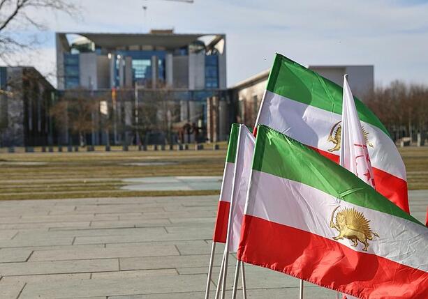 Bild vergr&ouml;&szlig;ern: E3-Staats- und Regierungschefs fordern Iran zu Verhandlungen auf