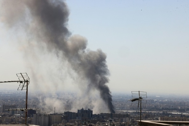 Bild vergr&ouml;&szlig;ern: Dritter Kriegstag: Iran lehnt Verhandlungen ab - neue Brandherde in der Region