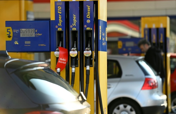 Bild vergr&ouml;&szlig;ern: ADAC: Benzin- und Dieselpreis bis Montagnachmittag weiter gestiegen