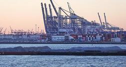 Umfrage: Knappe Mehrheit für härtere Gangart der EU im Zollstreit