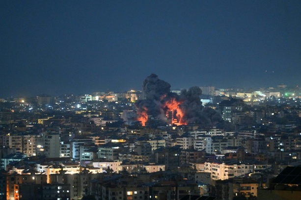 Bild vergr&ouml;&szlig;ern: Israelische Armee meldet Angriffe auf Hisbollah-Ziele in Beirut