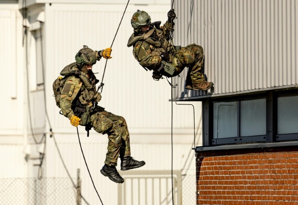 Bild vergr&ouml;&szlig;ern: Wehrbeauftragter Otte stellt Jahresbericht vor