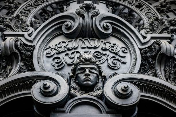 Bild vergr&ouml;&szlig;ern: Exfreundin vor Wohnung in Berlin erstochen: Bundesgerichtshof bestätigt Mordurteil