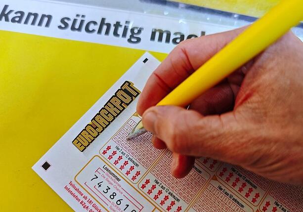 Bild vergr&ouml;&szlig;ern: Gewinnzahlen Eurojackpot vom Dienstag (03.03.2026)