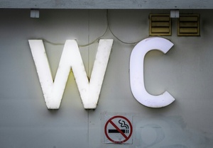 Toilettengebühr für Veranstaltungsgäste: Verbraucherschützer mit Klage erfolgreich