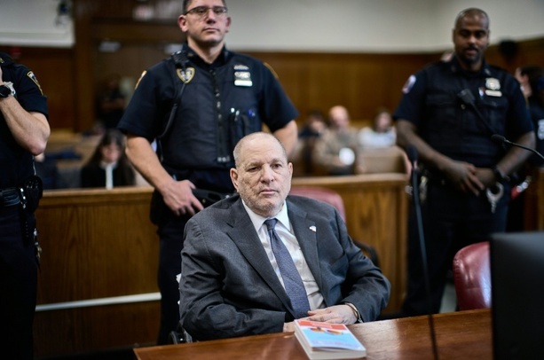 Bild vergr&ouml;&szlig;ern: Vergewaltigungsvorwurf: Harvey Weinstein kommt erneut vor Gericht