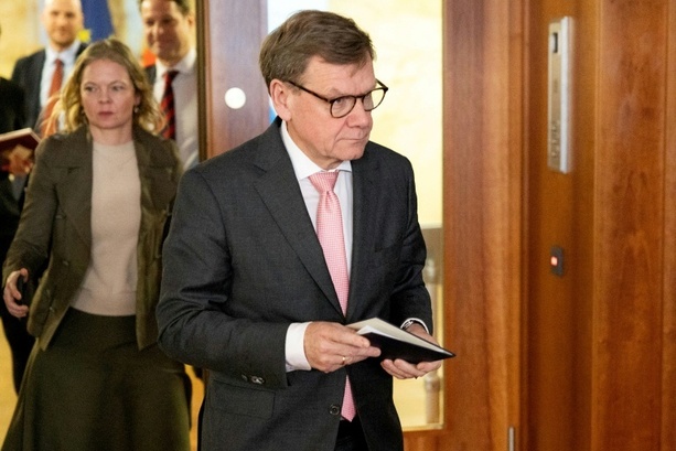 Bild vergr&ouml;&szlig;ern: Iran-Krieg: Erster Evakuierungsflug in Deutschland eingetroffen