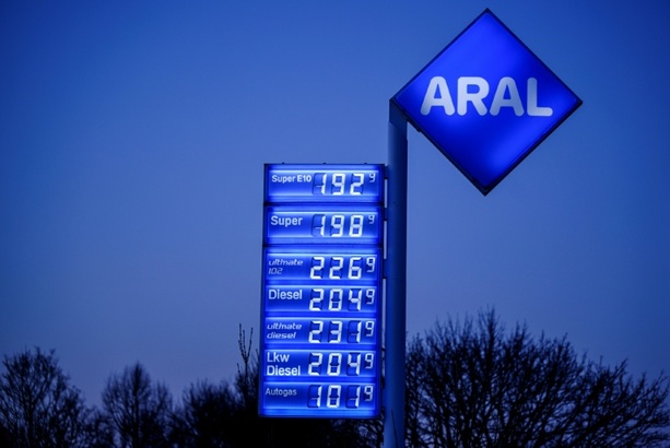 Bild vergr&ouml;&szlig;ern: Gestiegene Spritpreise: Kartellamtschef dämpft Hoffnungen auf rasche Abhilfe