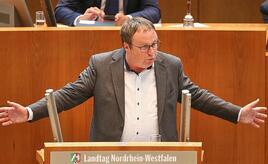 NRW-Verkehrsminister bei Infrastruktur-Gesetz gegen Parteilinie