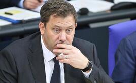 Finanzminister Klingbeil lässt Erhöhung der Mehrwertsteuer offen