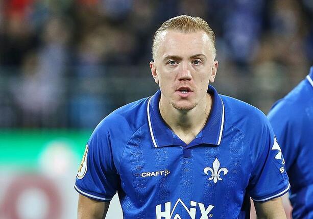 Bild vergr&ouml;&szlig;ern: 2. Bundesliga: Darmstadt nach Sieg gegen Kiel auf Platz zwei